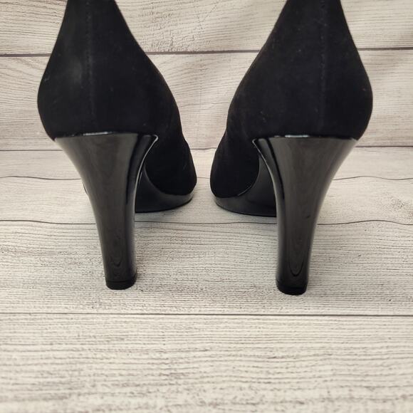 Anne Klein Flex  Black Suede Rounded Toe Pump with Gloss Heels, 8.5 - Picture 4 of 11